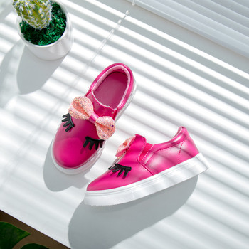 Обувки за момиче в три цвята с 3D декорация