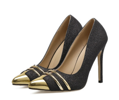 Κομψά γυναικεία παπούτσια  με χρυσά στοιχεία σε δύο χρώματα
