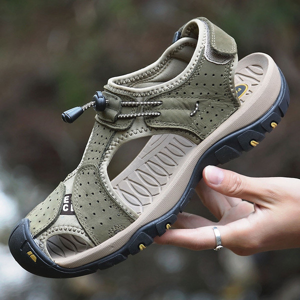 Ανδρικά σανδάλια σε δύο μοντέλα