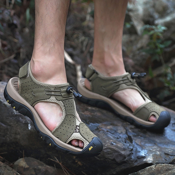 Ανδρικά σανδάλια σε δύο μοντέλα