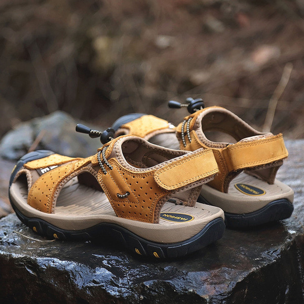 Ανδρικά σανδάλια σε δύο μοντέλα