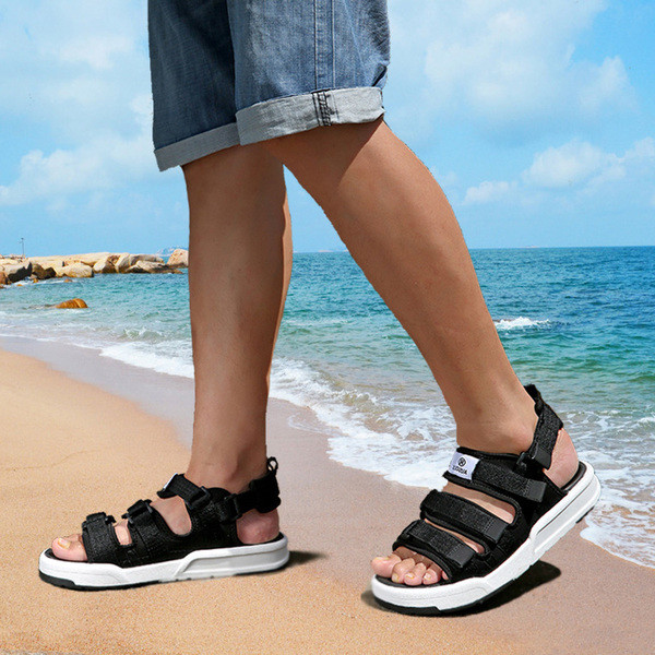 Ανδρικά σανδάλια σε τρία χρώματα σε επίπεδη σόλα