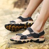 Ανδρικά σανδάλια για το καλοκαίρι με σκληρή επίπεδη σόλα