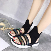 Περιστασιακά γυναικεία σανδάλια σε δύο χρώματα