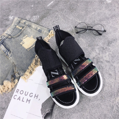 Περιστασιακά γυναικεία σανδάλια σε δύο χρώματα