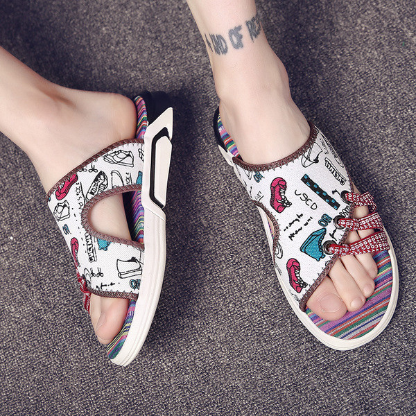 Μοντέρνες ανδρικές παντόφλες 