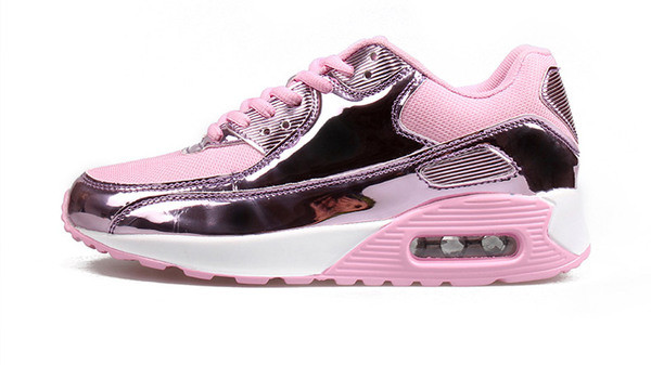 Μοντέρνα αθλητικά παπούτσια με λαμπερά στοιχεία κατάλληλα για άνδρες και γυναίκες