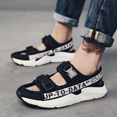 Férfi sportszandál színes pánttal és felirattal