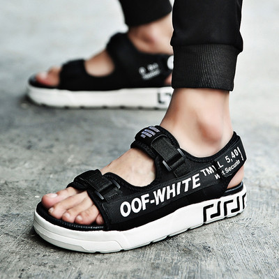 Férfi sportszandál színes pánttal és felirattal