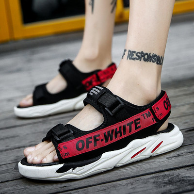 Férfi sportszandál színes pánttal és felirattal