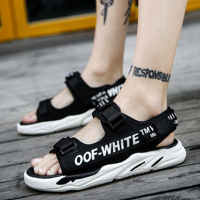 Férfi sportszandál színes pánttal és felirattal