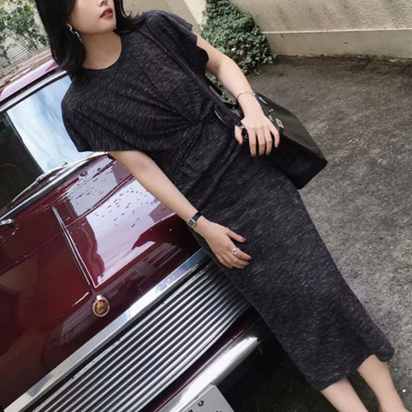 Rochie lungă de damă cu mâneci scurte și un nod în talie de culoare neagră