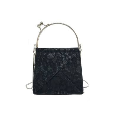 Geantă mică și elegantă, cu dantelă și mâner lung, în patru culori