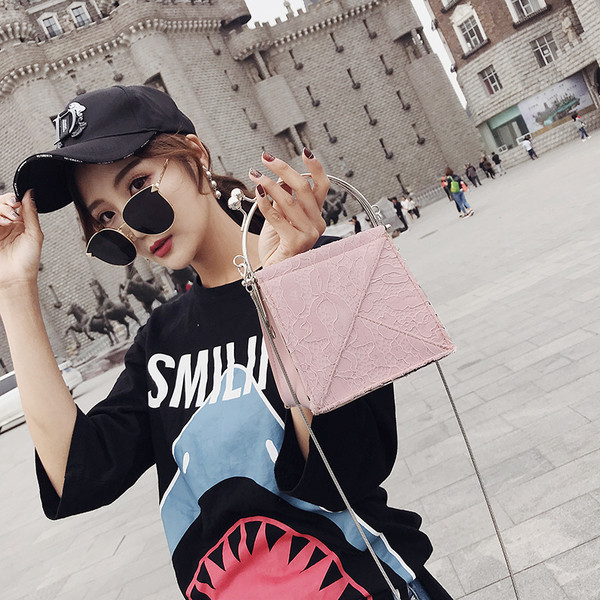 Geantă mică și elegantă, cu dantelă și mâner lung, în patru culori