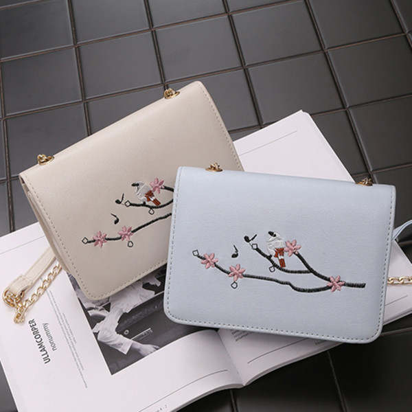 Geanta de dama cu broderie in patru culori