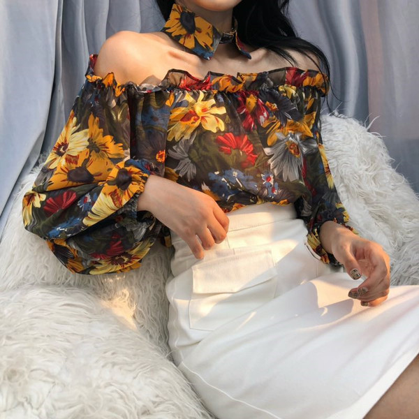 Bluză de damă cu umeri deschiși cu model floral