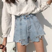 Къси дамски дънки с висока талия и метална декорация в два цвята