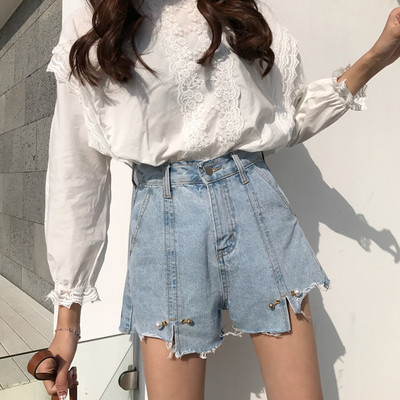 Къси дамски дънки с висока талия и метална декорация в два цвята