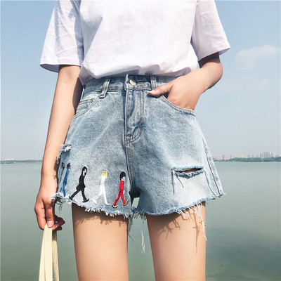 Blugi scurti de dama cu broderie si motiv rupt