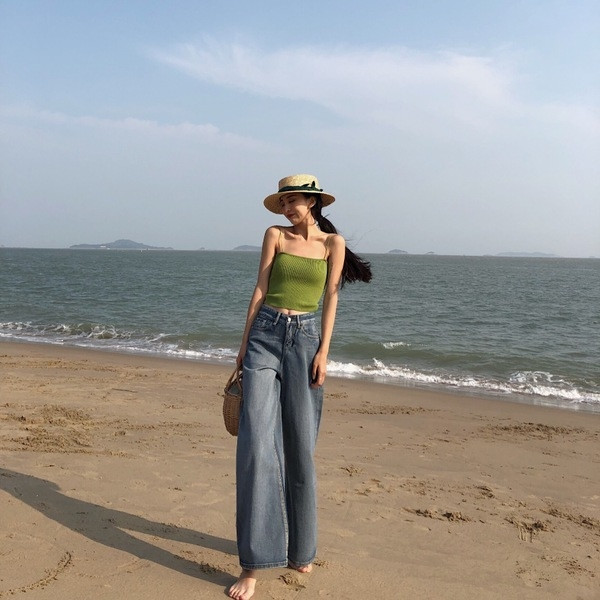 Blugi de dama decupati cu talie inalta