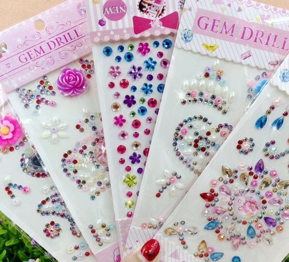 Gyermek matricák dekorációhoz és dekorációhoz minden felületre