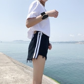 Blugi scurti moderni de dama cu bordura si decor metalic in doua culori