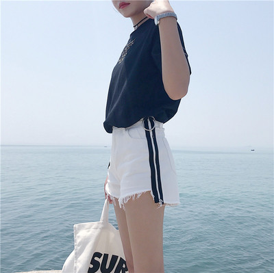 Blugi scurti moderni de dama cu bordura si decor metalic in doua culori