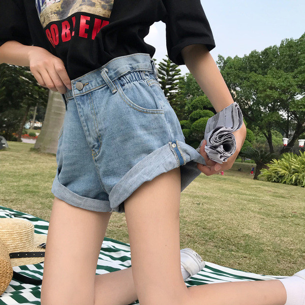 Blugi scurti de dama cu talie inalta si mansete