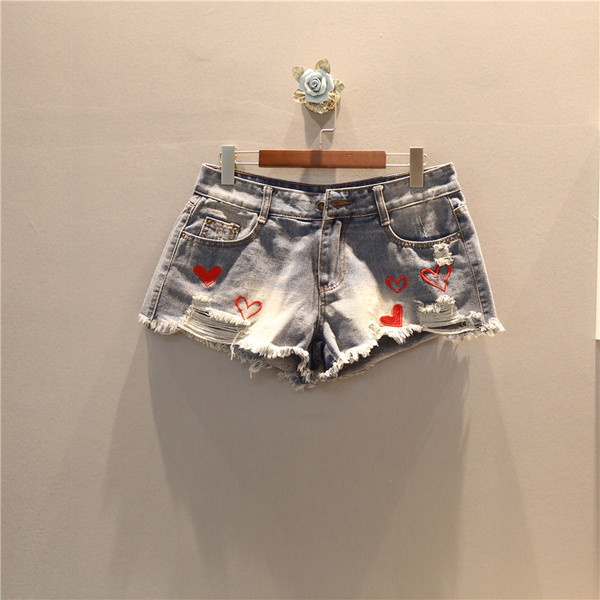 Blugi scurti de dama cu broderie model Slim