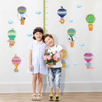 Παιδικό αυτοκόλλητο τοίχου με διάφορους παραμυθένους χαρακτήρες