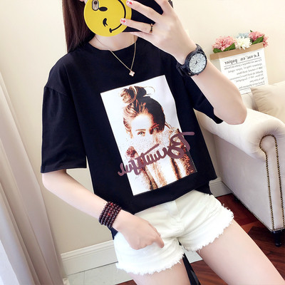 Γυναικείο μπλουζάκι με διαφορετικά χρώματα