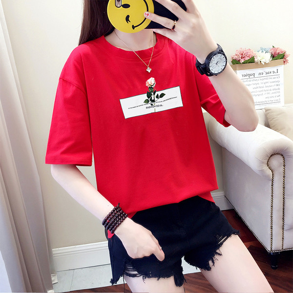 Γυναικείο μπλουζάκι με διαφορετικά χρώματα