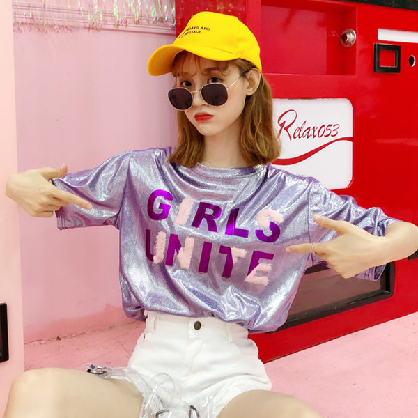 Γυναικείο μπλουζάκι σε ανοιχτό  χρώμα με επιγραφή