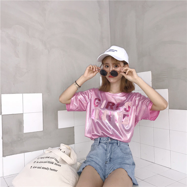 Γυναικείο μπλουζάκι σε ανοιχτό  χρώμα με επιγραφή