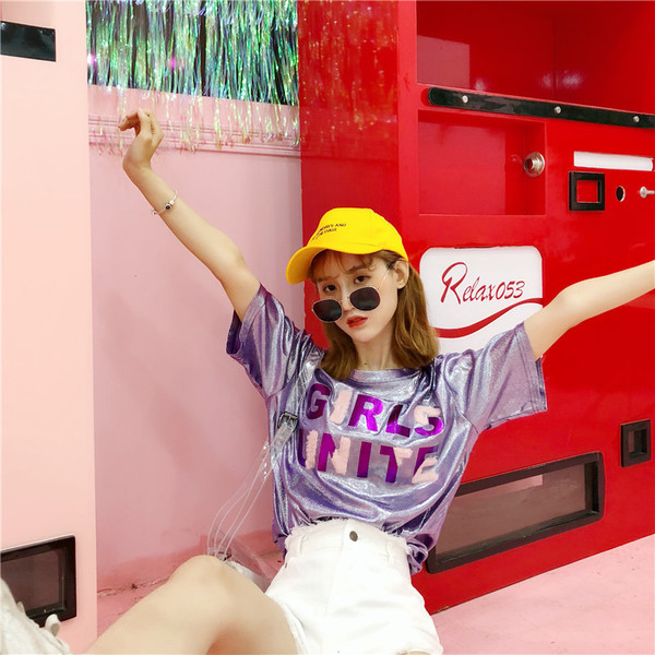 Γυναικείο μπλουζάκι σε ανοιχτό  χρώμα με επιγραφή