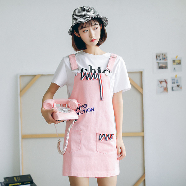 Salopete de dama in diferite culori si imprimeuri