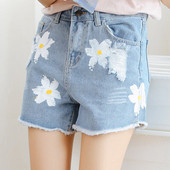 Blugi scurti de dama cu talie inalta si aplicatie