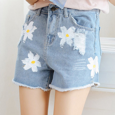 Blugi scurti de dama cu talie inalta si aplicatie