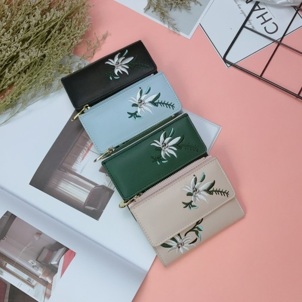 Portofel mic de dama cu broderie in diferite culori