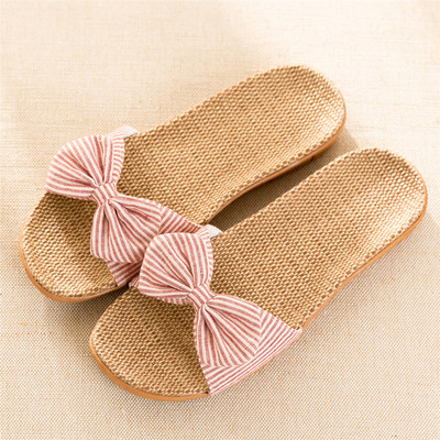 Γυναικείες παντόφλες σε διαφορετικά σχέδια με κορδέλα