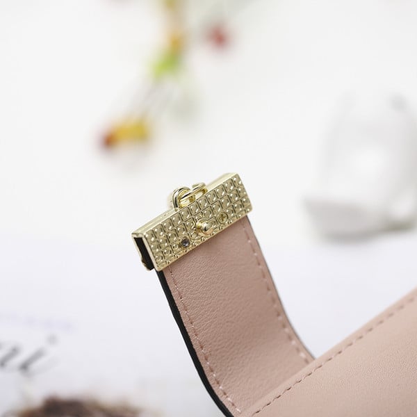 Női hosszú pénztárca négy színben díszítéssel