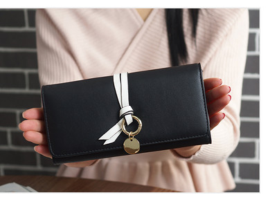 Γυναικείο πορτοφόλι με διακόσμηση σε διάφορα χρώματα