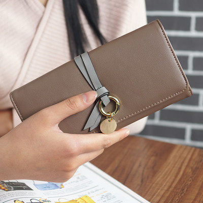 Γυναικείο πορτοφόλι με διακόσμηση σε διάφορα χρώματα