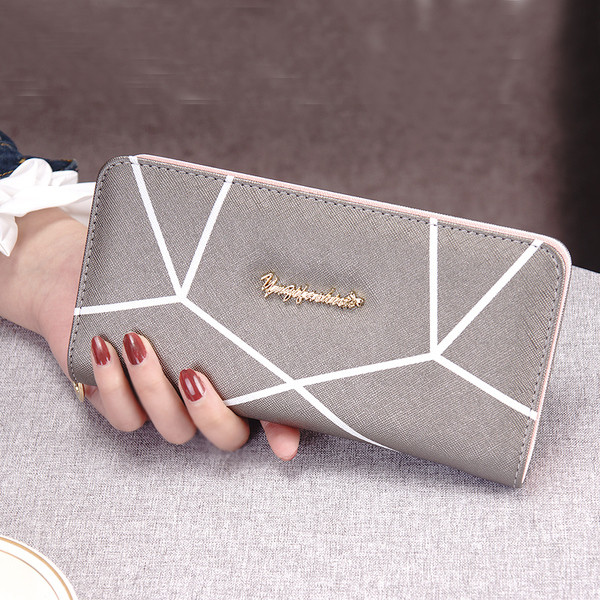 Дълъг дамски портфейл с метален надпис в пет цвята