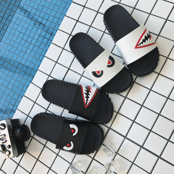 Alkalmi, rátéttel ellátott papucs férfiak és nők számára