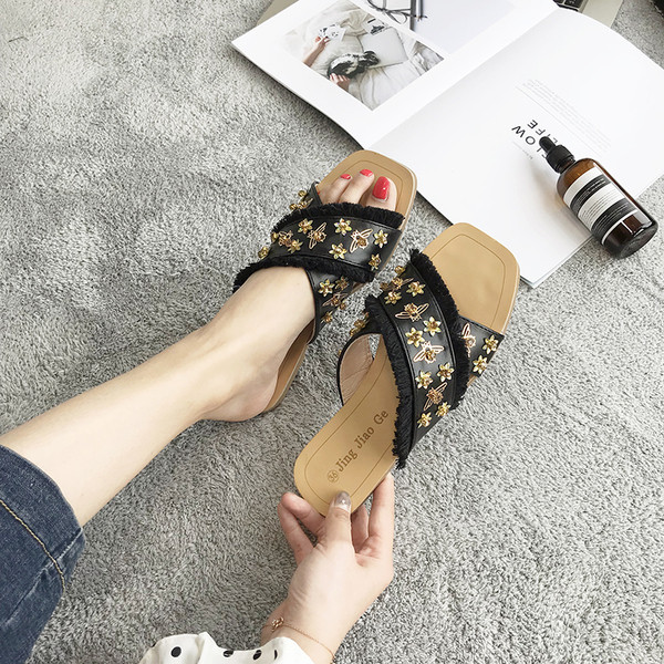 Papuci casual dama cu motive in negru si bej