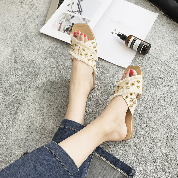 Papuci casual dama cu motive in negru si bej