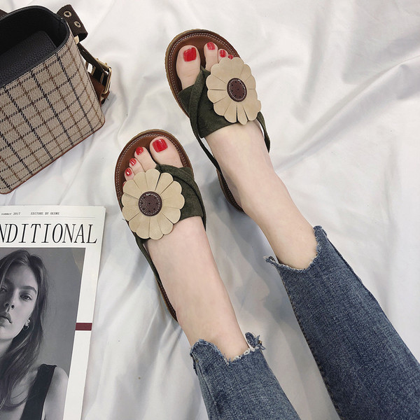 Γυναικεία σανδάλια με floral μοτίβα