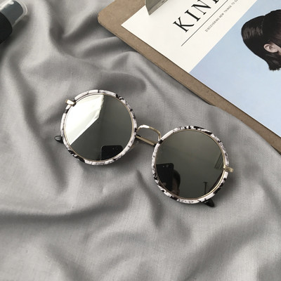 Γυναικεία γυαλιά ηλίου μοντέρνα σε στρογγυλή μορφή σε τέσσερα χρώματα