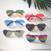 Γυναικεία γυαλιά σε σχήμα καρδιάς σε διαφορετικά χρώματα